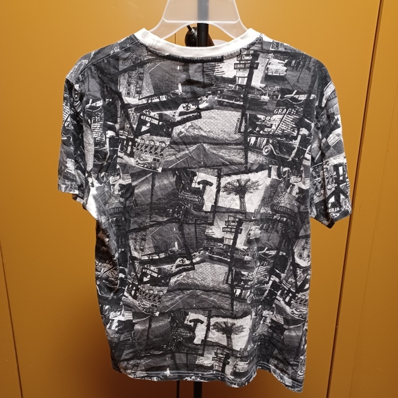 Brooklyn's Best Mens Graphic T-Shirt - Picture 2 of 5